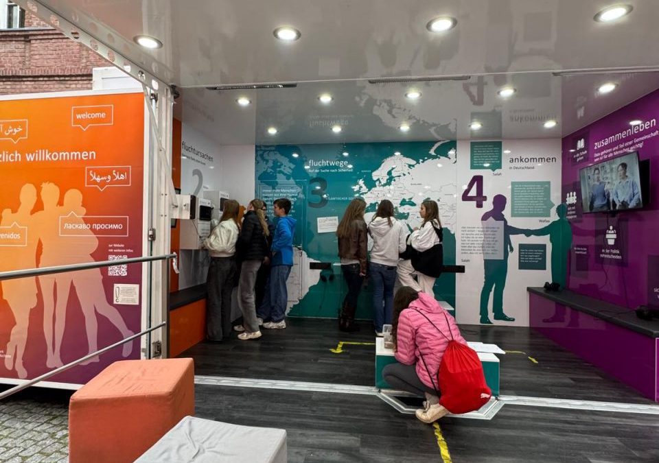 Schülerinnen und Schüler des WJG zu Gast beim Kolping Road Mobil