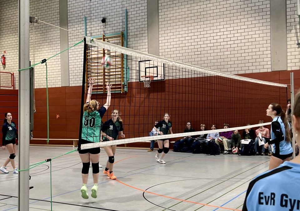 U18-Mädchen des Werner-Jaeger-Gymnasiums zeigen starken Einsatz beim Volleyballturnier