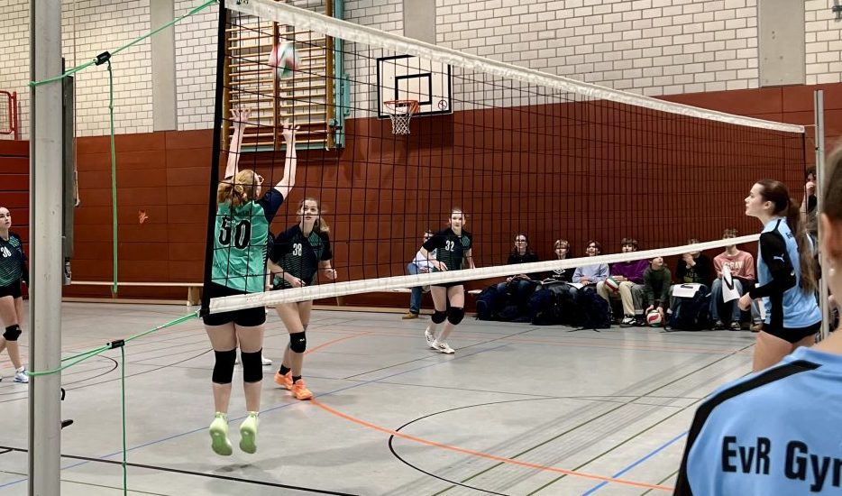 Volleyball U-18-Mädchenteam Spielszene aus dem Volleyballspiel der U-18-Mädchen