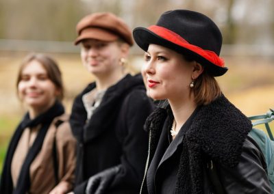 Schülerinnen und Schüler bei der Spendenwanderung