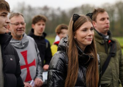 Schülerinnen und Schüler bei der Spendenwanderung
