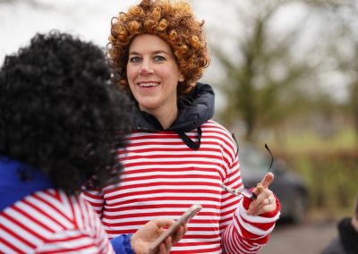 Schülerinnen und Schüler bei der Spendenwanderung