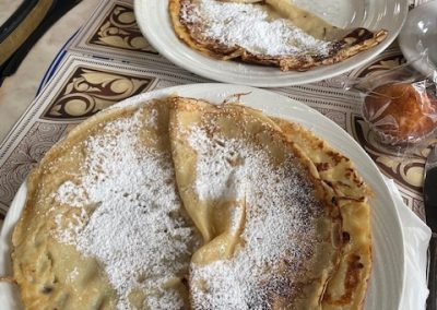 Crepes mit Puderzucker
